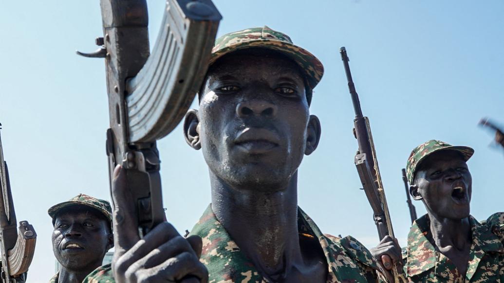 当地时间2022年8月30日,南苏丹朱巴,国民军新成员在约翰·加朗博士