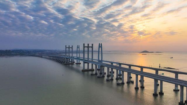 泉州湾跨海大桥全景.张海根/摄