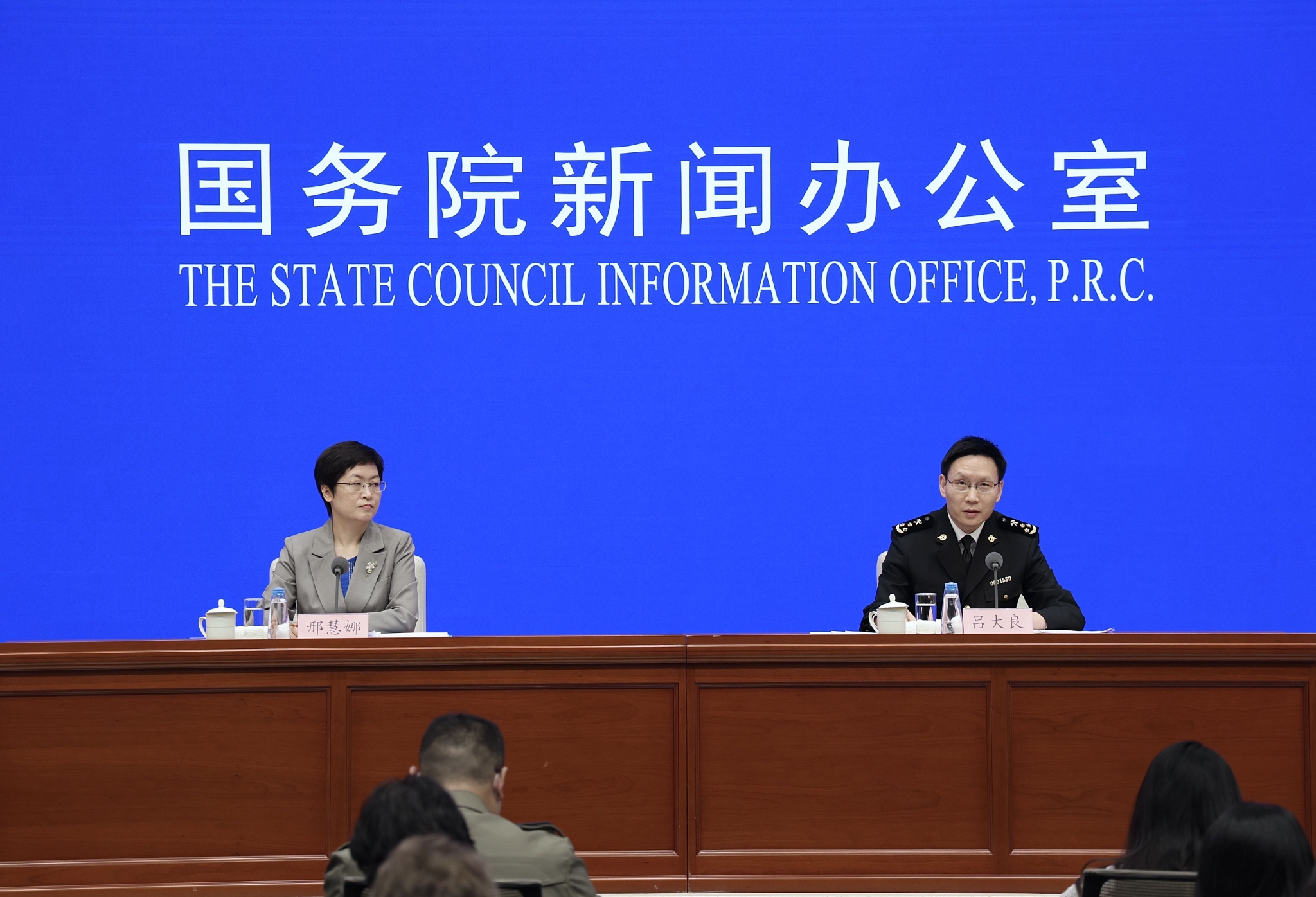 请海关总署新闻发言人,统计分析司司长吕大良介绍2023年一季度进出口