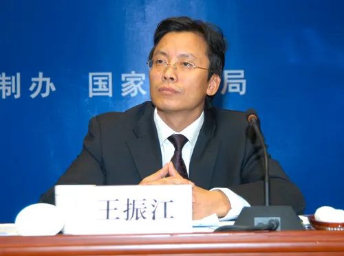 早新闻|重要公告!今天起,张家口全市暂停!赶紧戴口罩!中午抵达市区!__