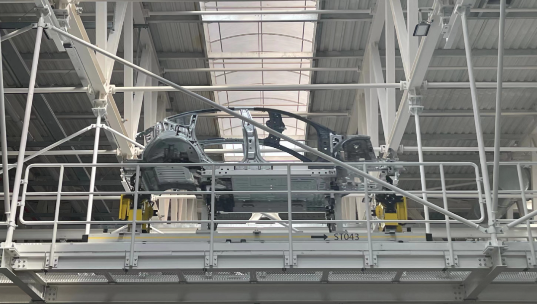 4月7日,安徽合肥新桥智能电动汽车产业园蔚来第二制造工厂生产线.