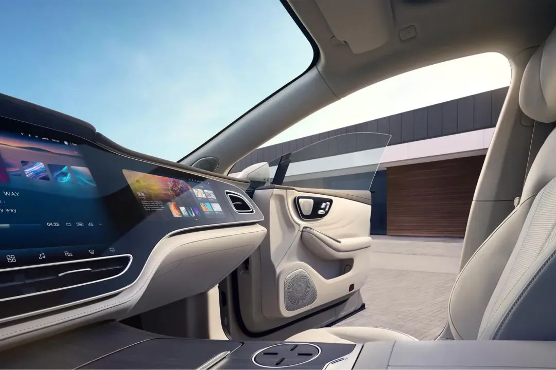 油耗4.5L续航1200KM，无框车门+奔驰S座舱，15万拿下？