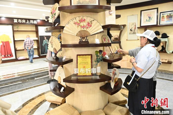 重庆：荣昌夏布织造技艺国家级非遗引海外华文媒体参访|陈超|重庆市|非遗_新浪新闻