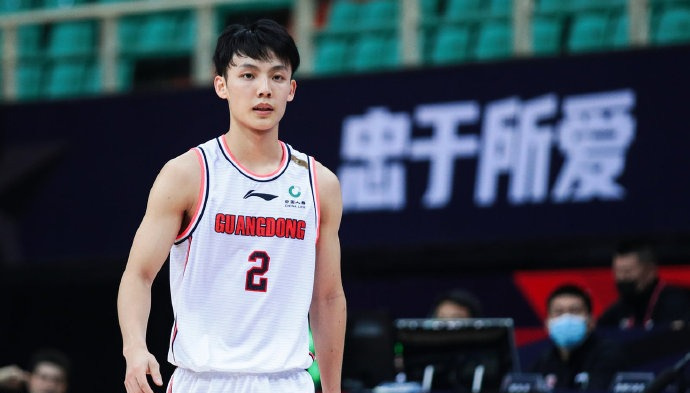 曝徐杰在训练中受伤!或缺席与广厦第一场比赛,杜锋再遭打击__财经头条