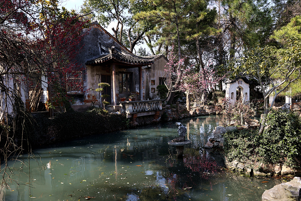 园中一景   田建新 图