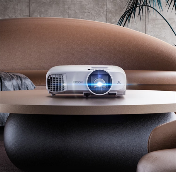 爱普生旗下所有投影仪产品均采用爱普生自有的专利投影技术——3lcd