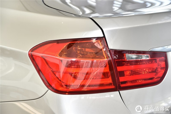 bmw宝马3系尾灯又坏 diy 更换欧司朗灯泡-新浪汽车