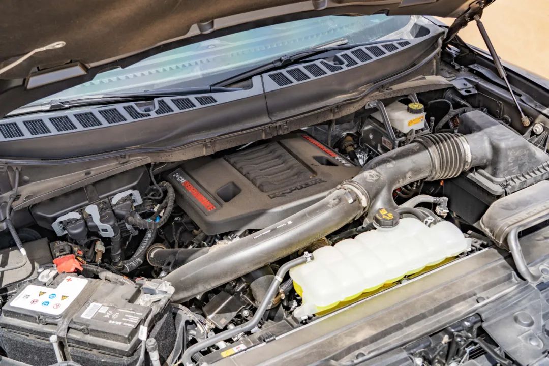 轴距3米7,v6双涡轮!