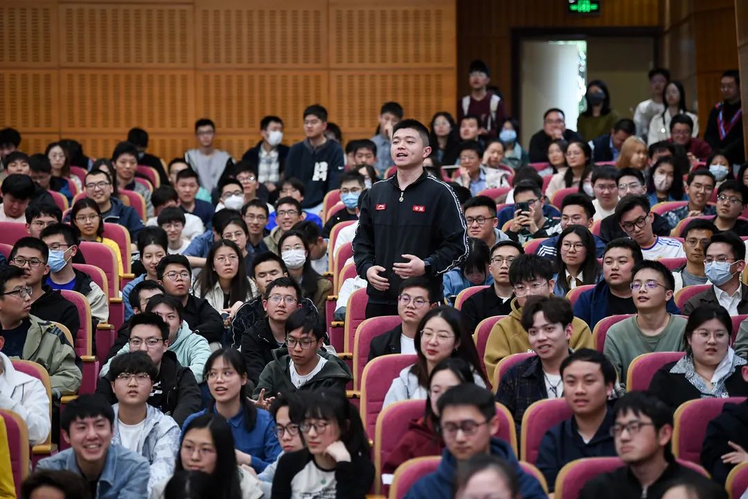 林郑月娥与上海交大学生交流:欢迎来港旅游,进修,工作和发展|香港_新