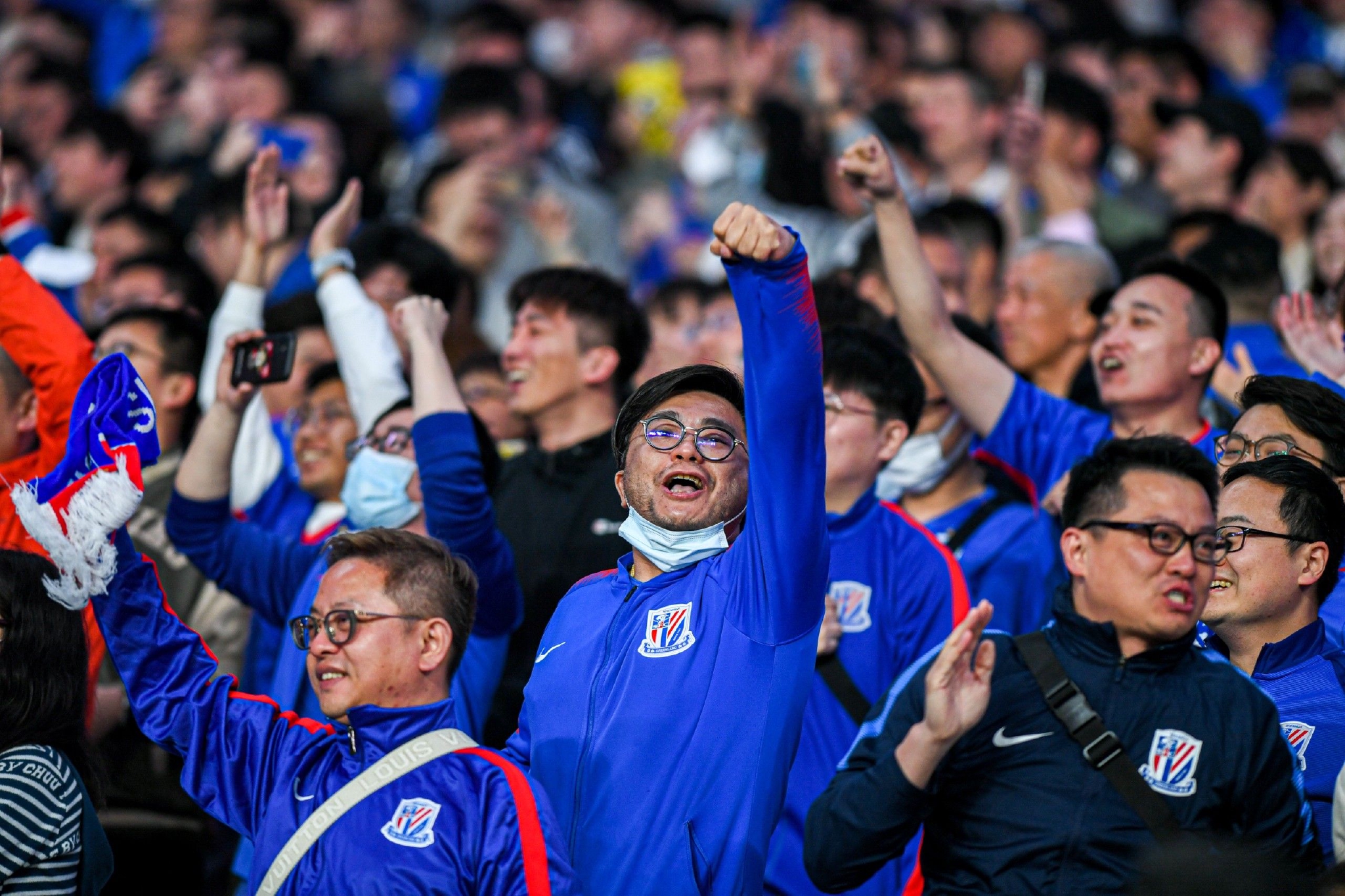 现场的申花球迷.