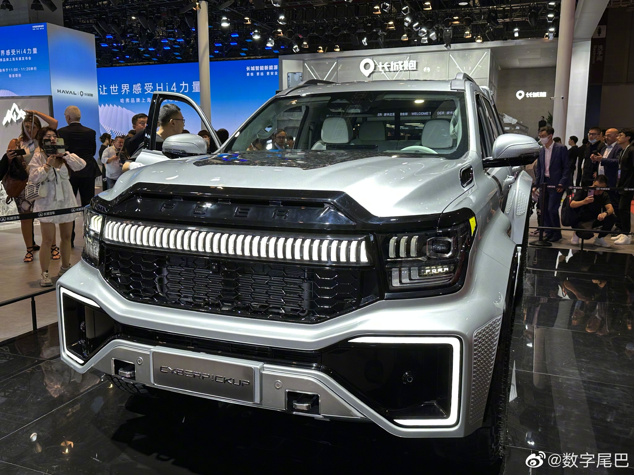 长城炮了解一下据说这辆是赛博皮卡哇居然有6个轮子