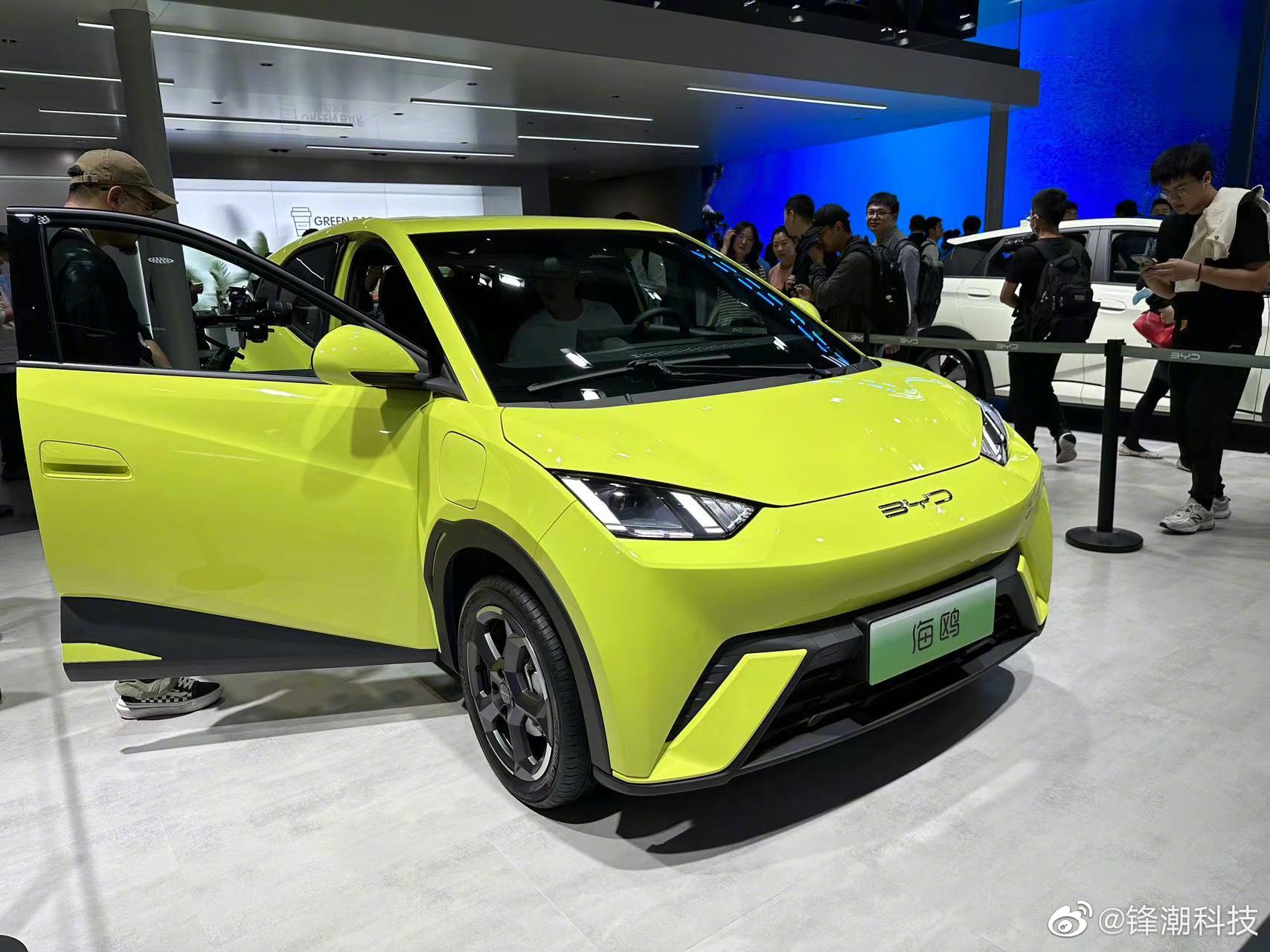 比亚迪海鸥售价也公布了近距离看一下实车788万起