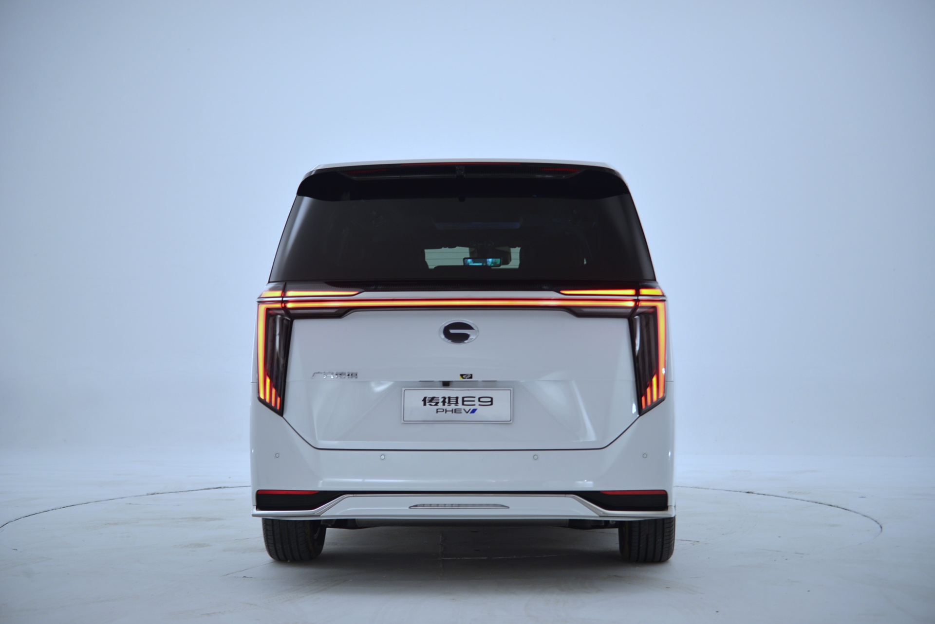 新能源时代的中国豪华mpv样本实拍广汽传祺e9
