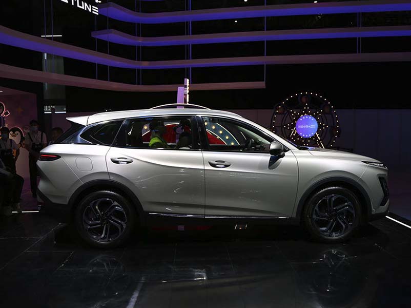 2023上海车展:一汽奔腾t90正式亮相-新浪汽车