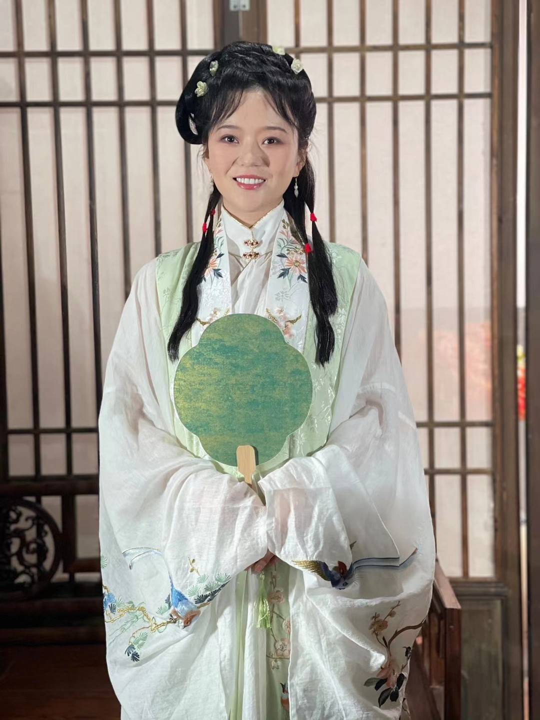 我为书狂中国诗词大会冠军陈更阅读让我分裂也让我游刃有余