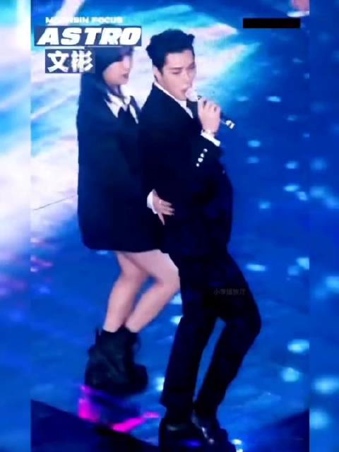 明明自己也过得很辛苦,但是希望妹妹秀雅无论何时都能一直幸福……_新浪新闻
