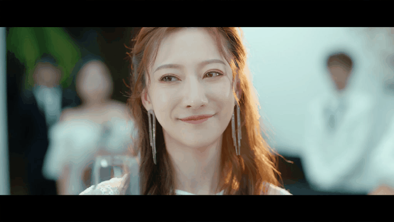 曹佑宁,余玥主演的《为你逆光而来》今日开播啦!_新浪新闻