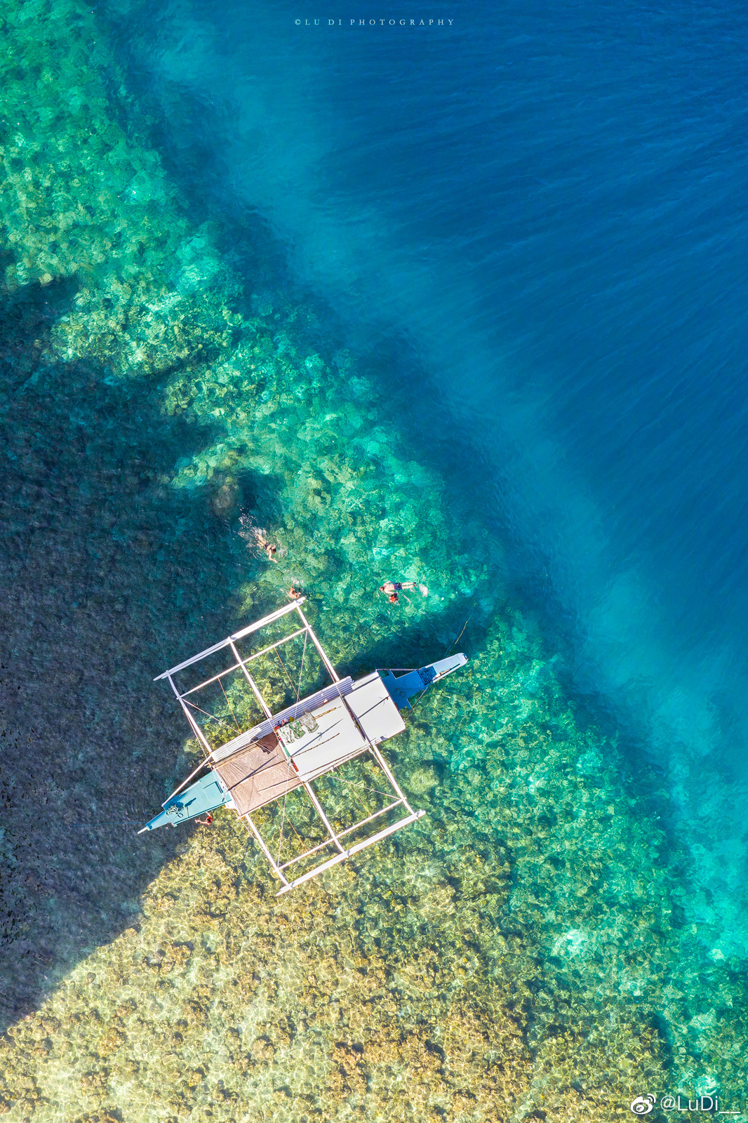 是时候去看治愈系的海了🏖️吹吹海风……|海风|青岛石老人|塞尼亚_新浪新闻