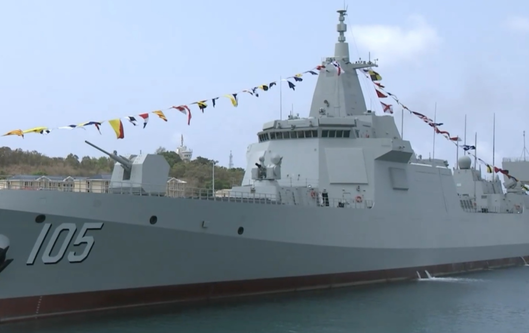 咸阳舰正式亮相,中国海军已"集齐"8艘055型万吨大驱_新浪财经_新浪网