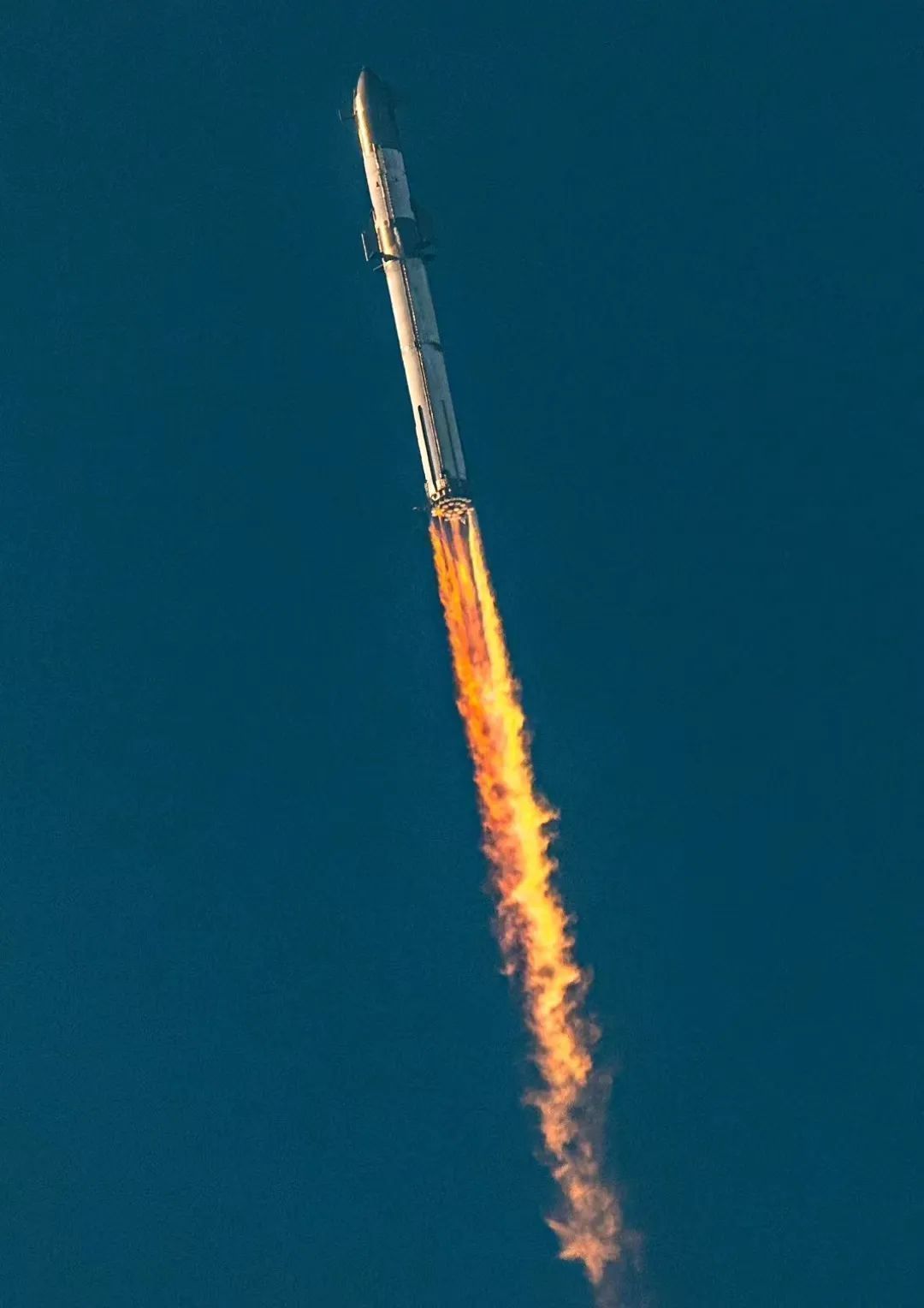 “星舰”点火起飞