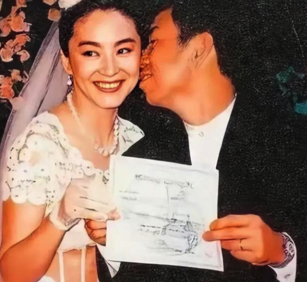 林青霞为什么地位高(林青霞为什么在最当红的时候退出娱乐圈?