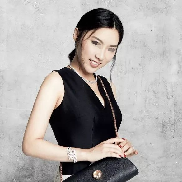 2018年时,陈丹娜在《尚流 tatler》中露面,彼时她的身份还是立白集团