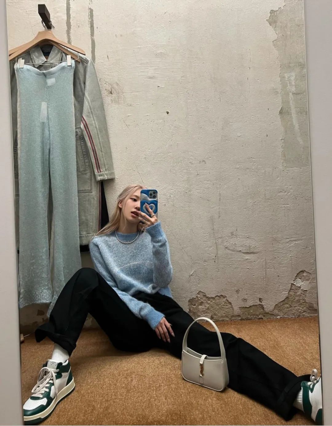 确定了,夏天人手必备一双板鞋,blackpink都抢着穿!__财经头条