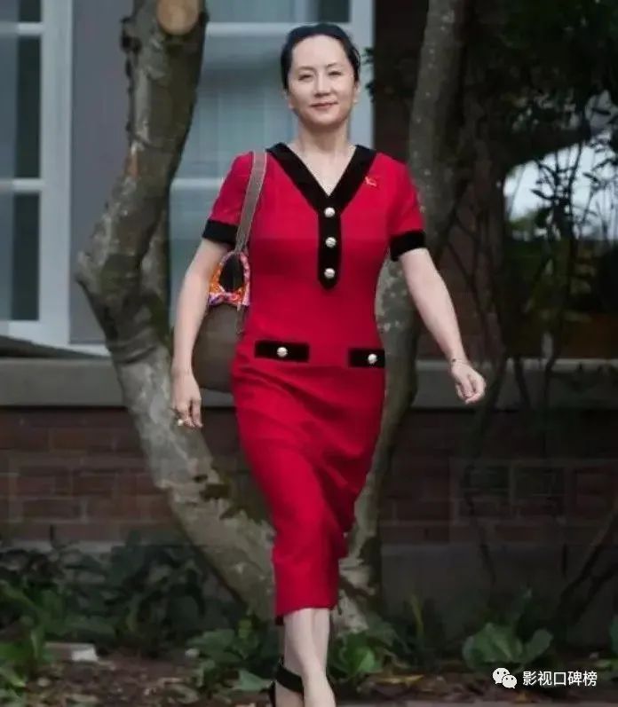 孟晚舟和何超琼出席活动互让C位,在名媛人群中,两人相当出众__财经头条