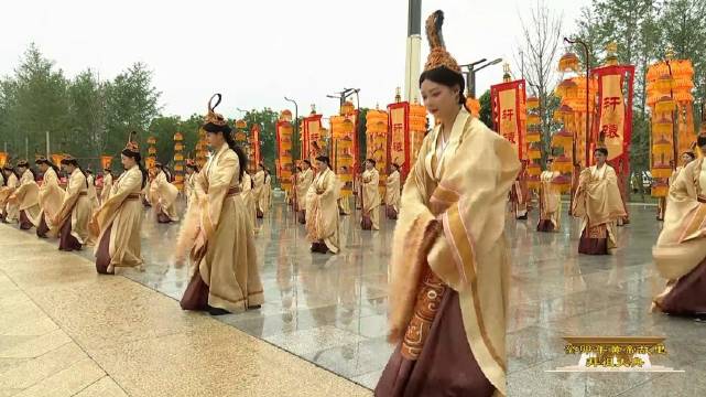 今天的黄帝故里园区旌旗招展、庄严肃穆|黄帝_新浪新闻
