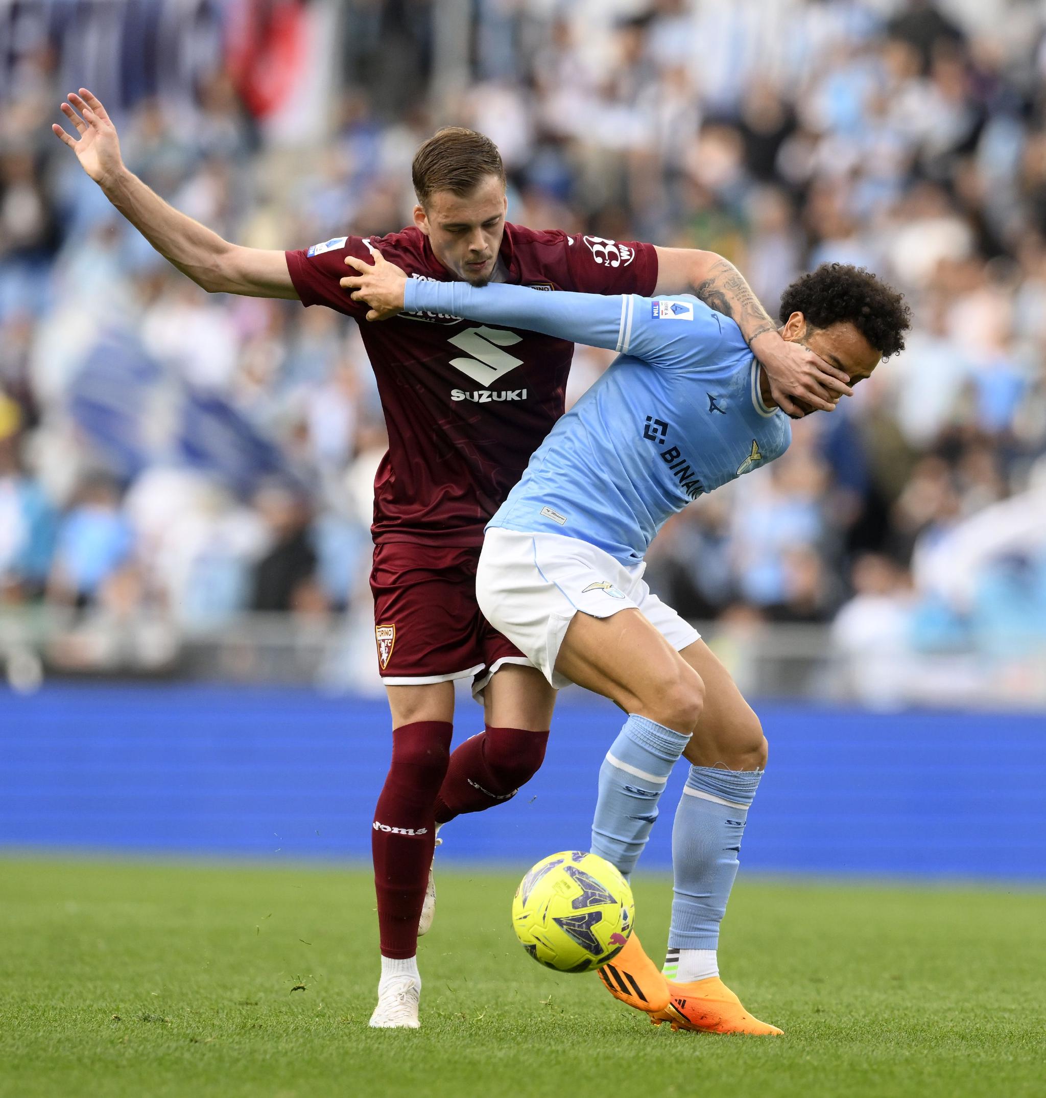 足球意甲拉齐奥不敌都灵