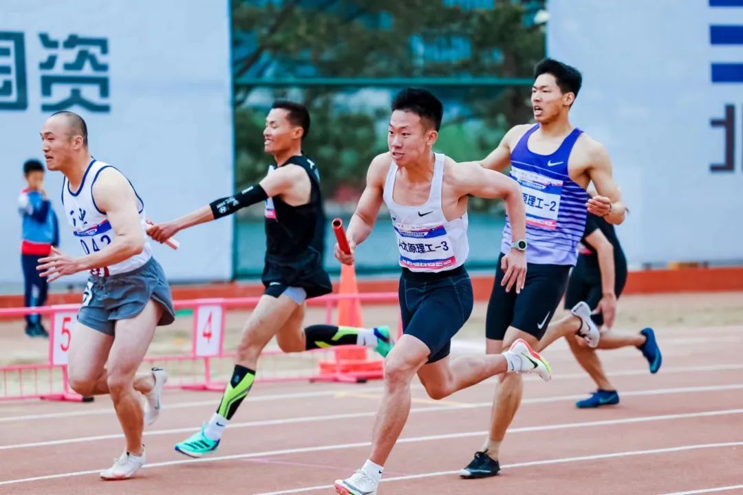 赛事裁判员和组委会官员大部分由原奥运会或世锦赛相关人员组成,其中