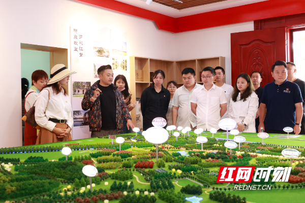 走进乡村话振兴 “支部轮值”学习忙休闲区蓝鸢梦想 - Www.slyday.coM