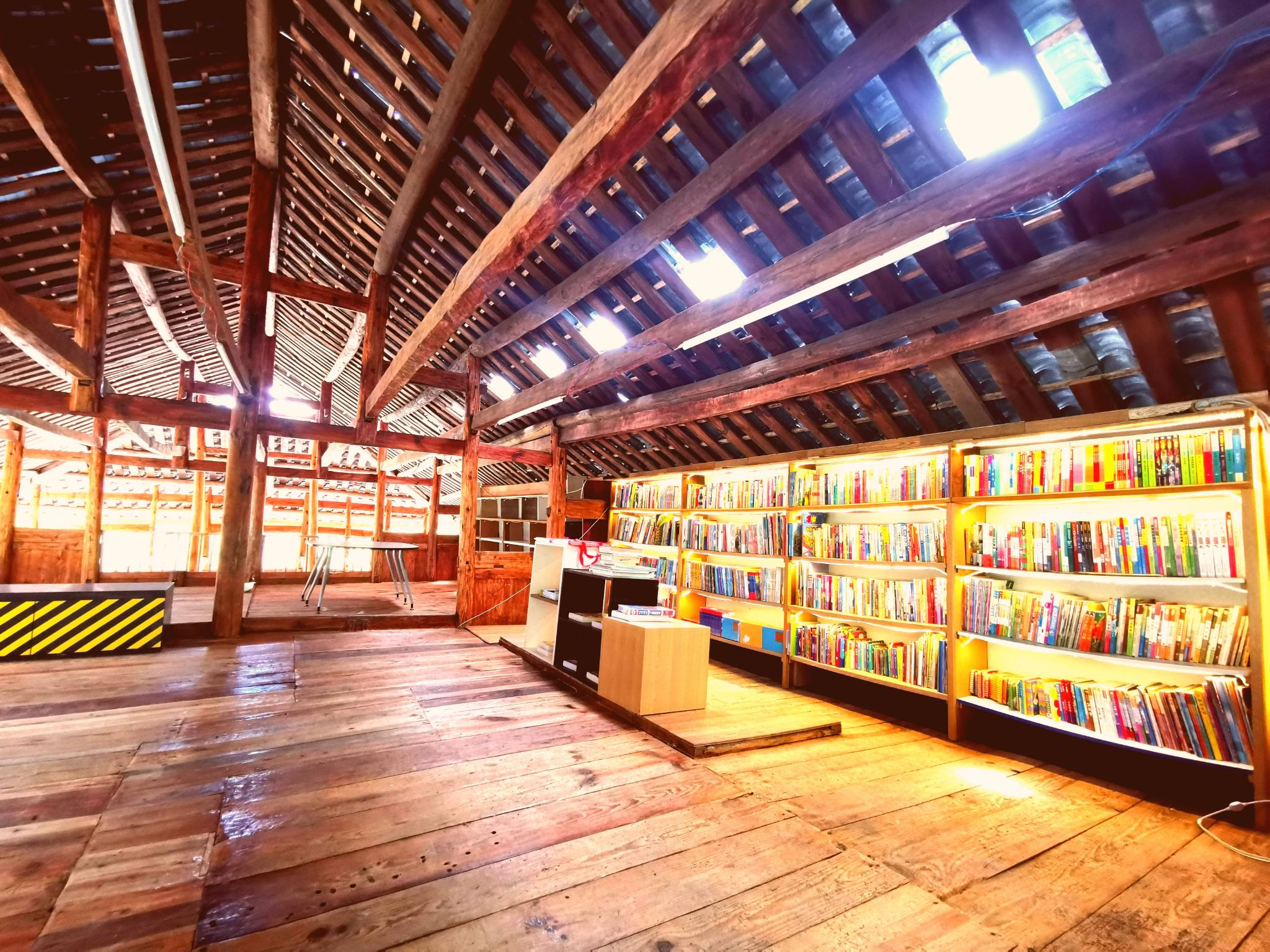 亮起深山里的灯一座为陪伴而建的乡村图书馆