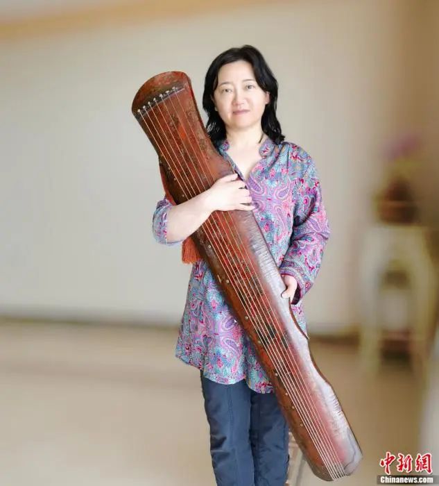 一夜之间她和古琴出圈