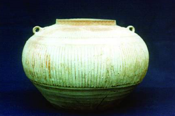 原始青瓷瓿(战国)图片来源:石首市博物馆官网
