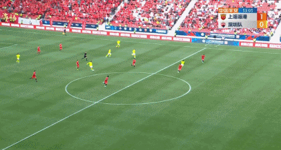 海港后卫蒋光太被红牌罚下。