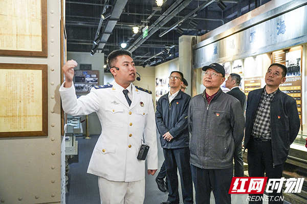 益阳舰的"娘家人"受邀赴浙江舟山为海军庆生|浙江|益阳|海军_新浪新闻