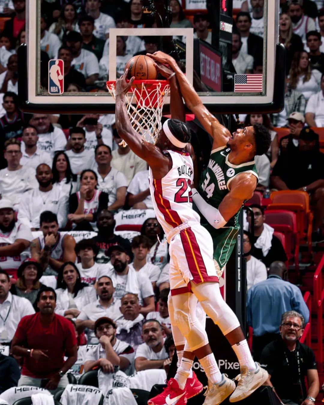 小马丁连得4分之后,巴特勒快攻扣篮,102-101!