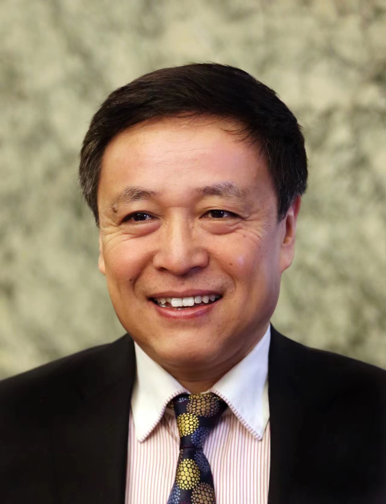 中国教育装备协会秘书长李瀛.受访者供图