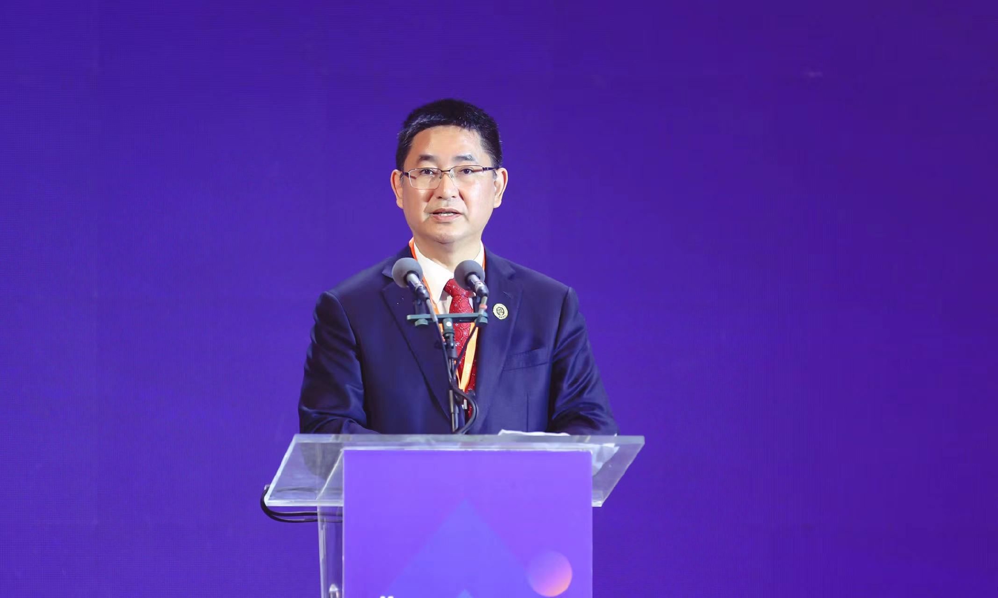 深圳市地方金融监督管理局局长何杰:积极鼓励辖内保险公司联动港澳