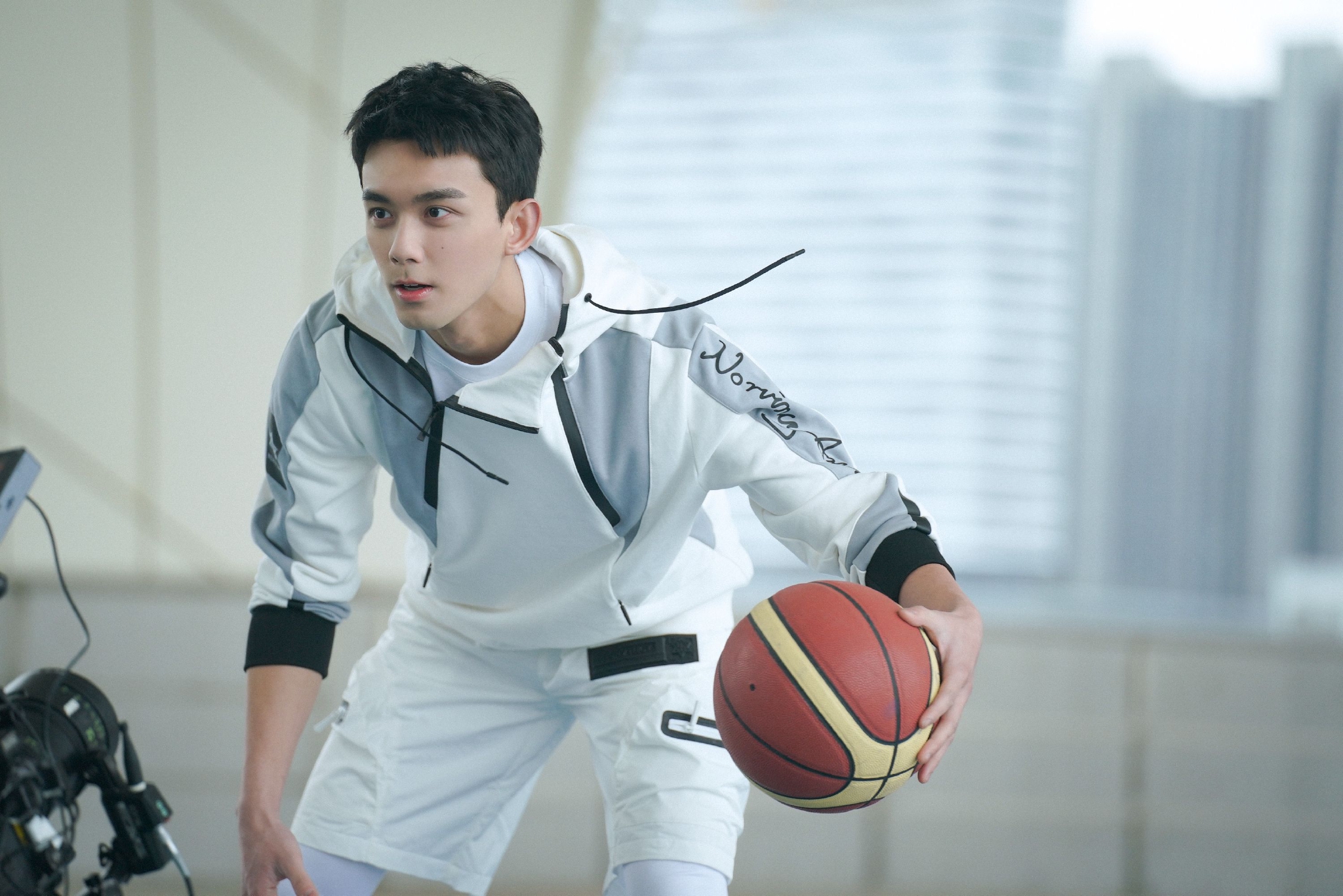 好喜欢看吴磊的片场瞬间