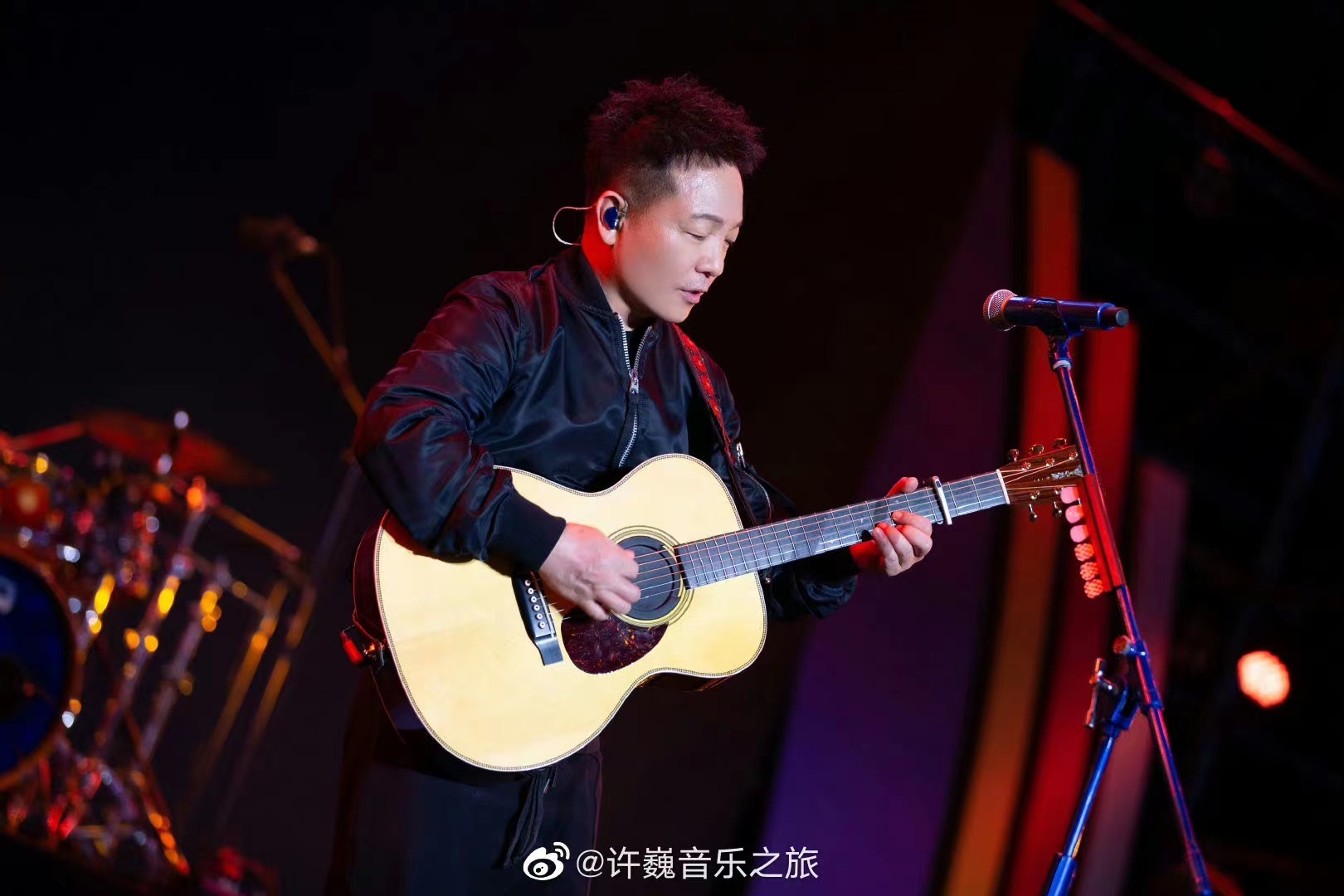 看到许巍在太原演唱会的门票都开始预售了……|许巍|太原|演唱会_新浪新闻