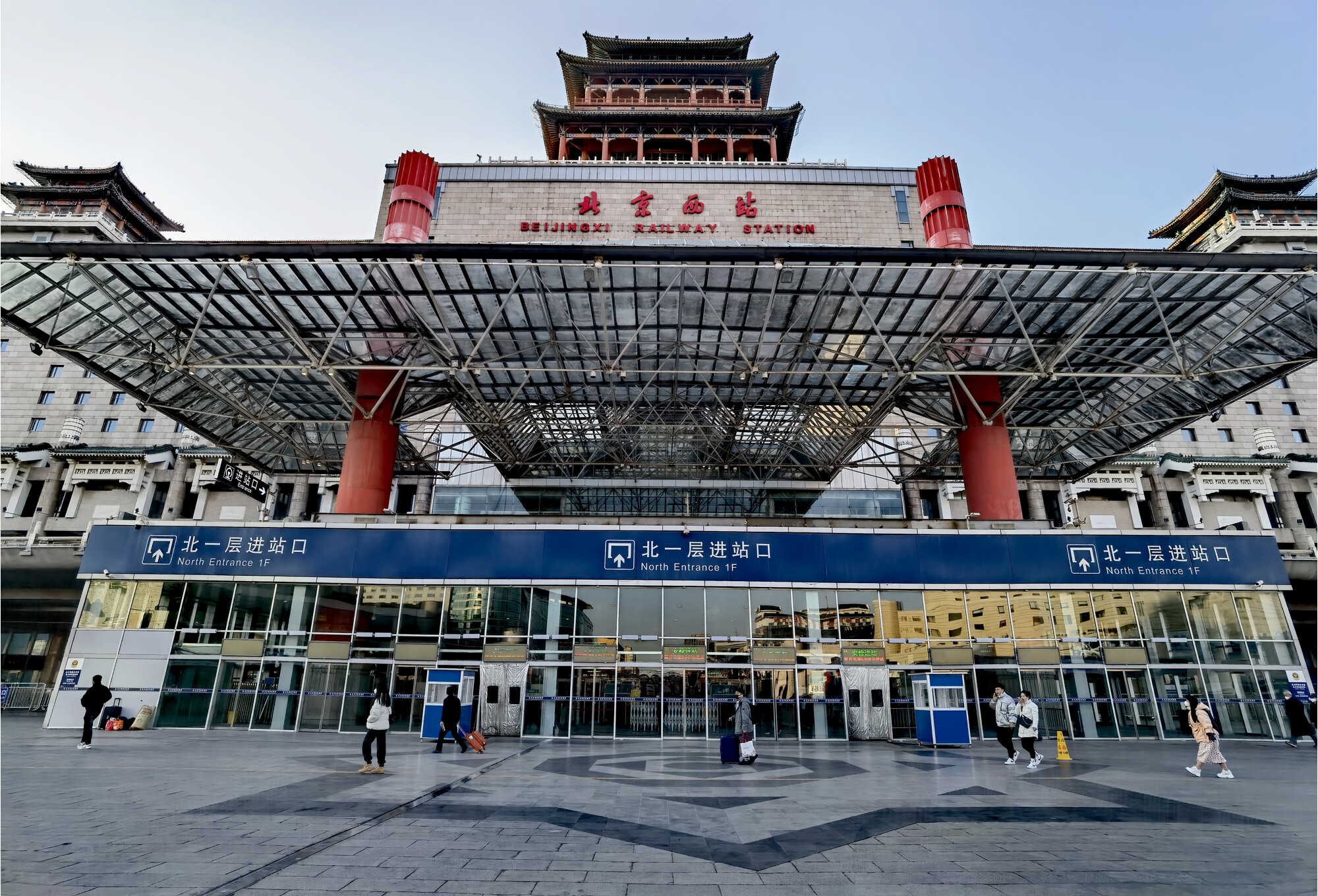 北京西站停车场30分钟免费停车落客__财经头条