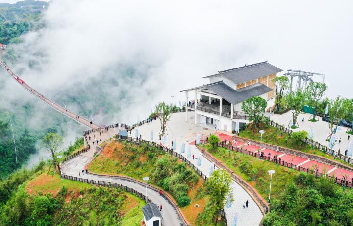 合江:云端仙境龙卦山游人如织|龙_新浪新闻