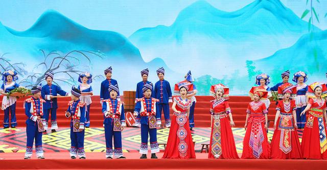 "唱山歌咧,这边唱来那边和……"春意正浓时,一年一度的"壮族三月三"如