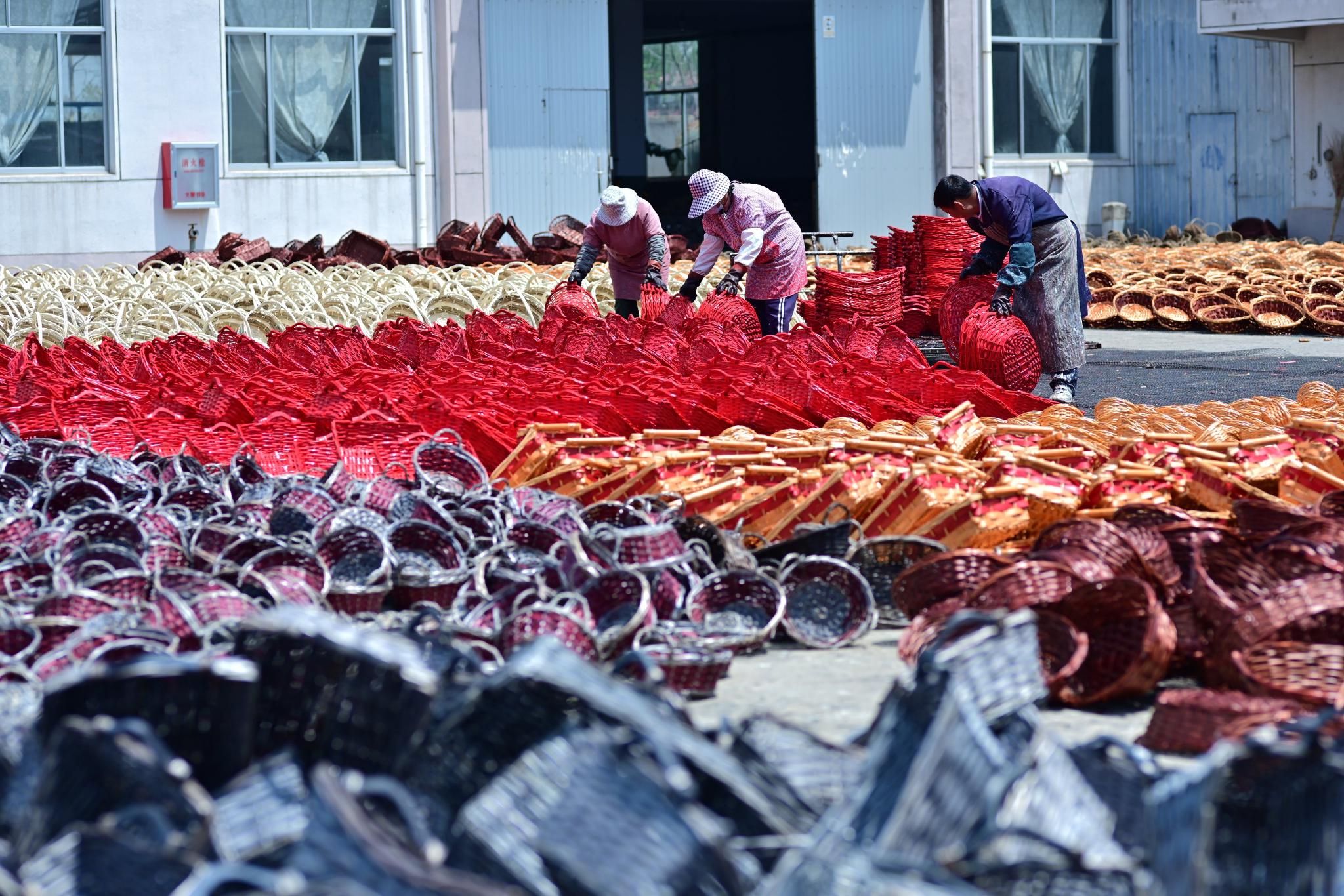 山东临沭:柳编成为富民产业|柳编|山东省|长城欧拉_新浪新闻