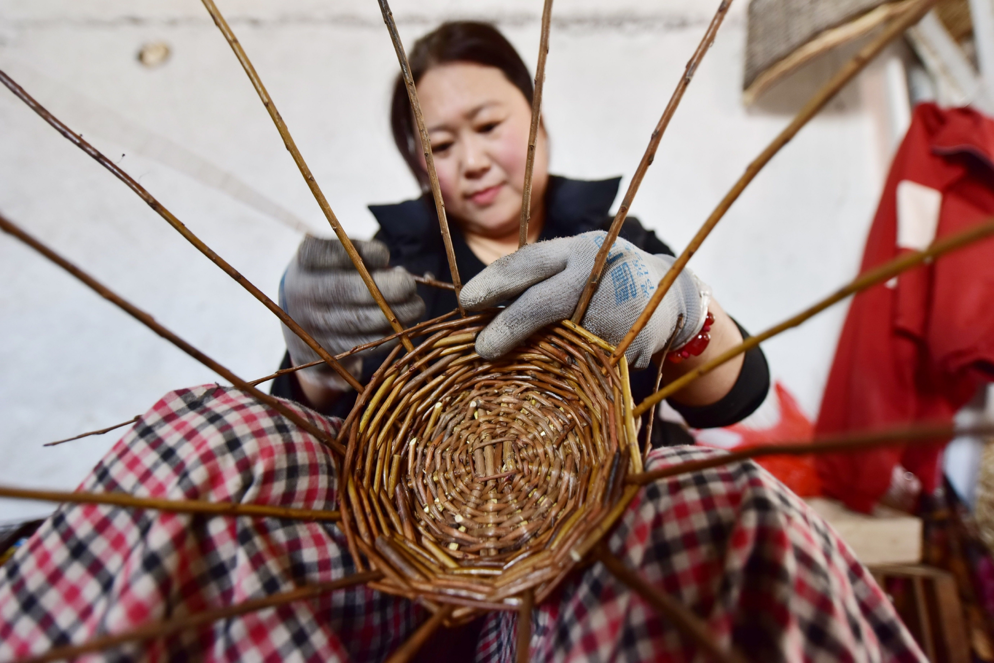 山东临沭:柳编成为富民产业|柳编|山东省|长城欧拉_新浪新闻