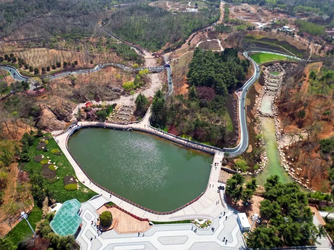 观海,桃花坞,桃花源,探幽谷,童趣园,百合湾等一批景观节点和休闲场所