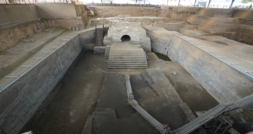 发现成了他的微信头像熙熙攘攘的中山路是河南开封市旧城区的中轴线