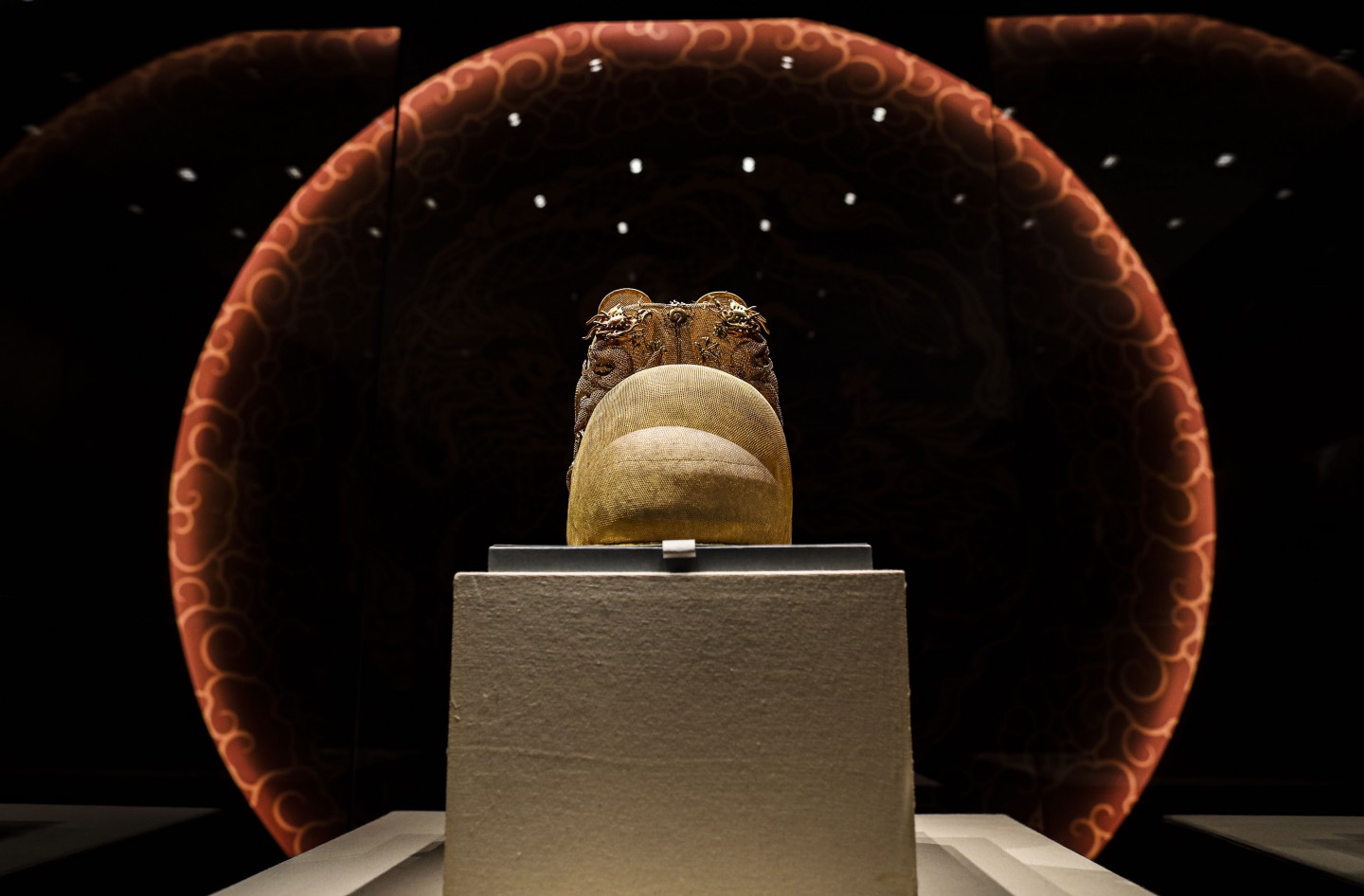 2023年4月27日,国家典籍博物馆,明万历帝"金翼善冠".